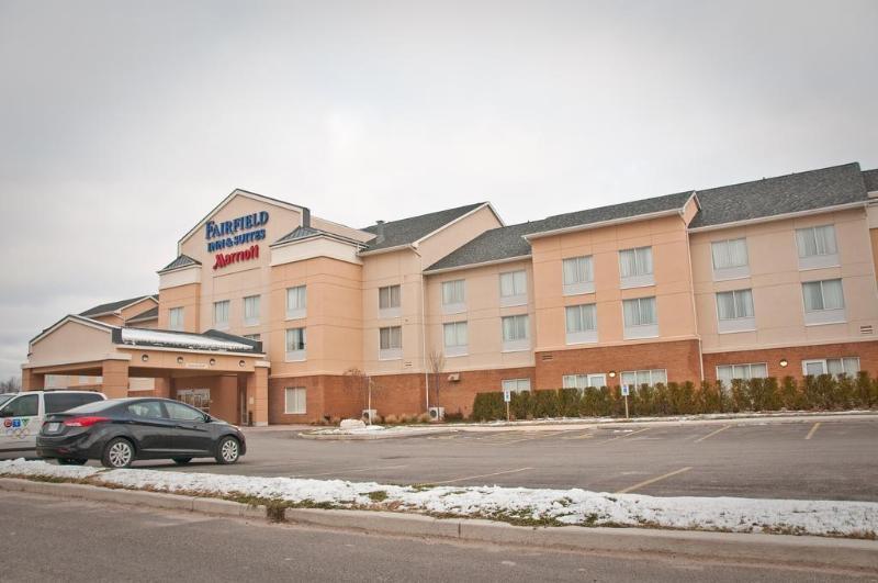 Microtel Inn & Suites Су-Сент-Мари Экстерьер фото